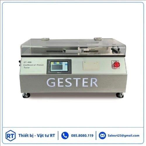 máy đo hệ số ma sát GESTER GT-N35 dùng để kiểm tra hệ số ma sát tĩnh và động của giấy, carton, màng nhựa và nhiều loại vật liệu khác. Máy có thiết kế dạng bàn, khoang thử nghiệm được bảo vệ bằng nắp mica trong suốt, màn hình điều khiển phía trước và nút dừng khẩn cấp.